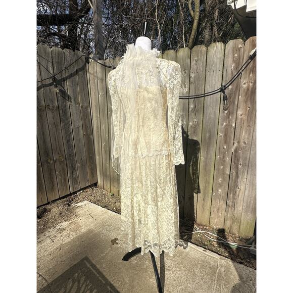 Vintage 70's Greenco Maid Wedding Dress Ivory Lace With Veil Long Sleeve Size 4 - Picture 13 of 16